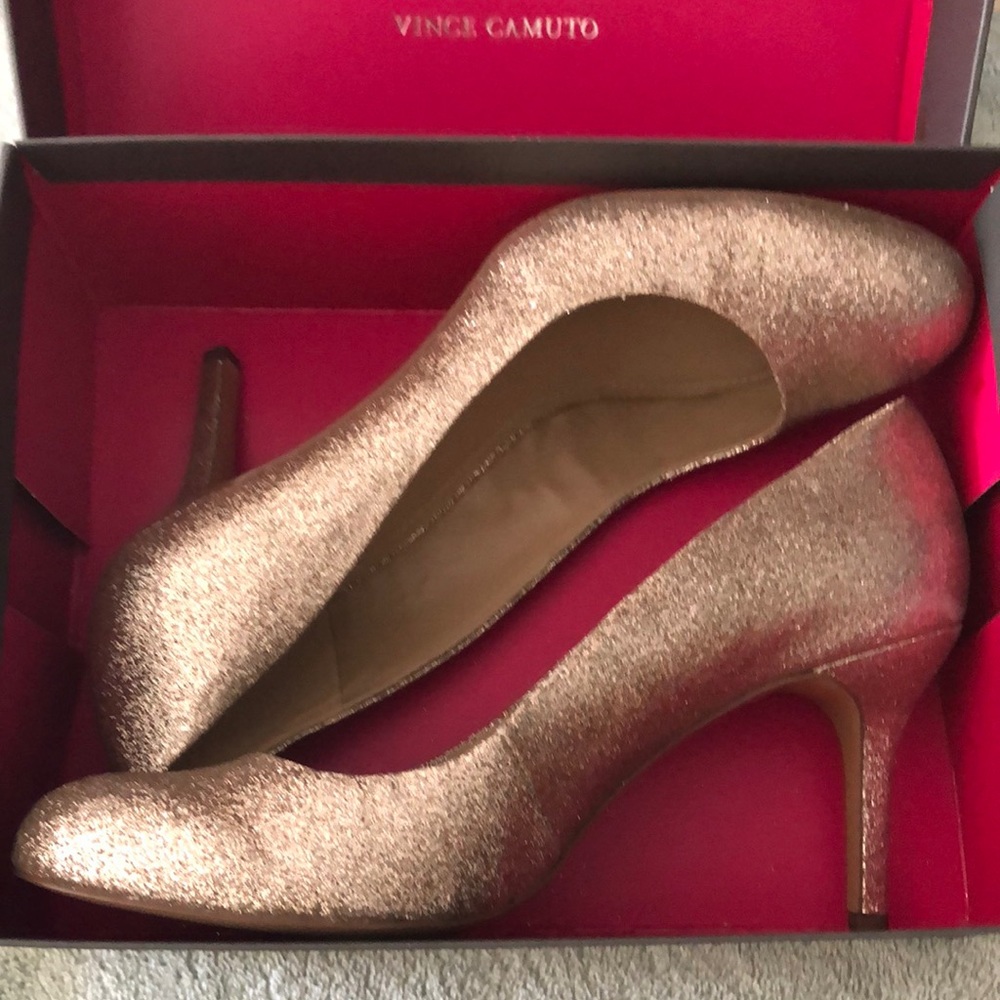 Vince Camuto size 10 champagne Sariah heels